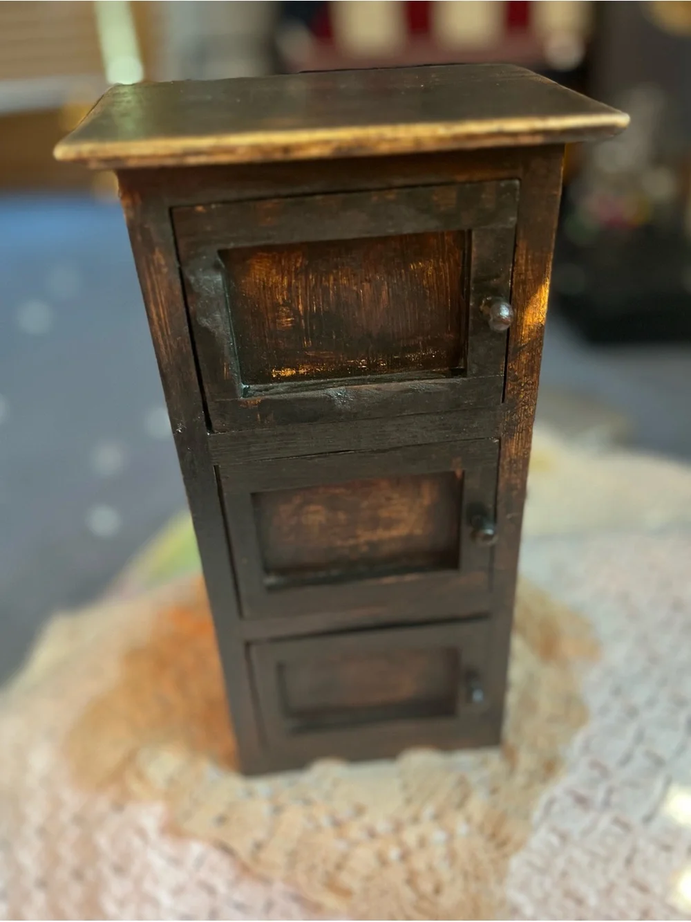 N/A small dark